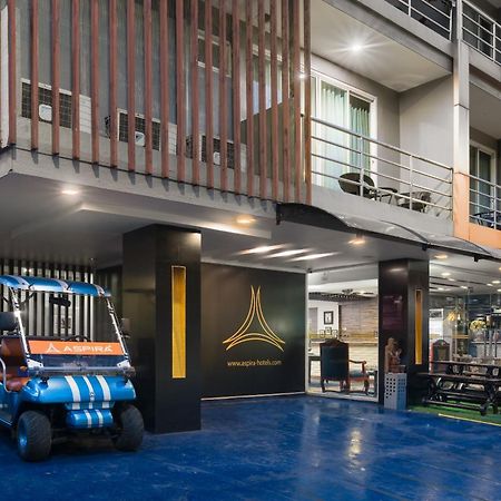 Aspira Suites Sukhumvit 20 Банкок Екстериор снимка