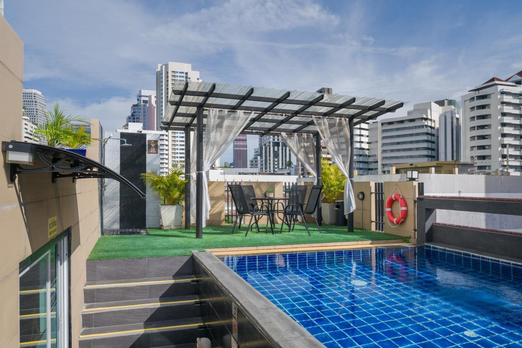 Aspira Suites Sukhumvit 20 Банкок Екстериор снимка