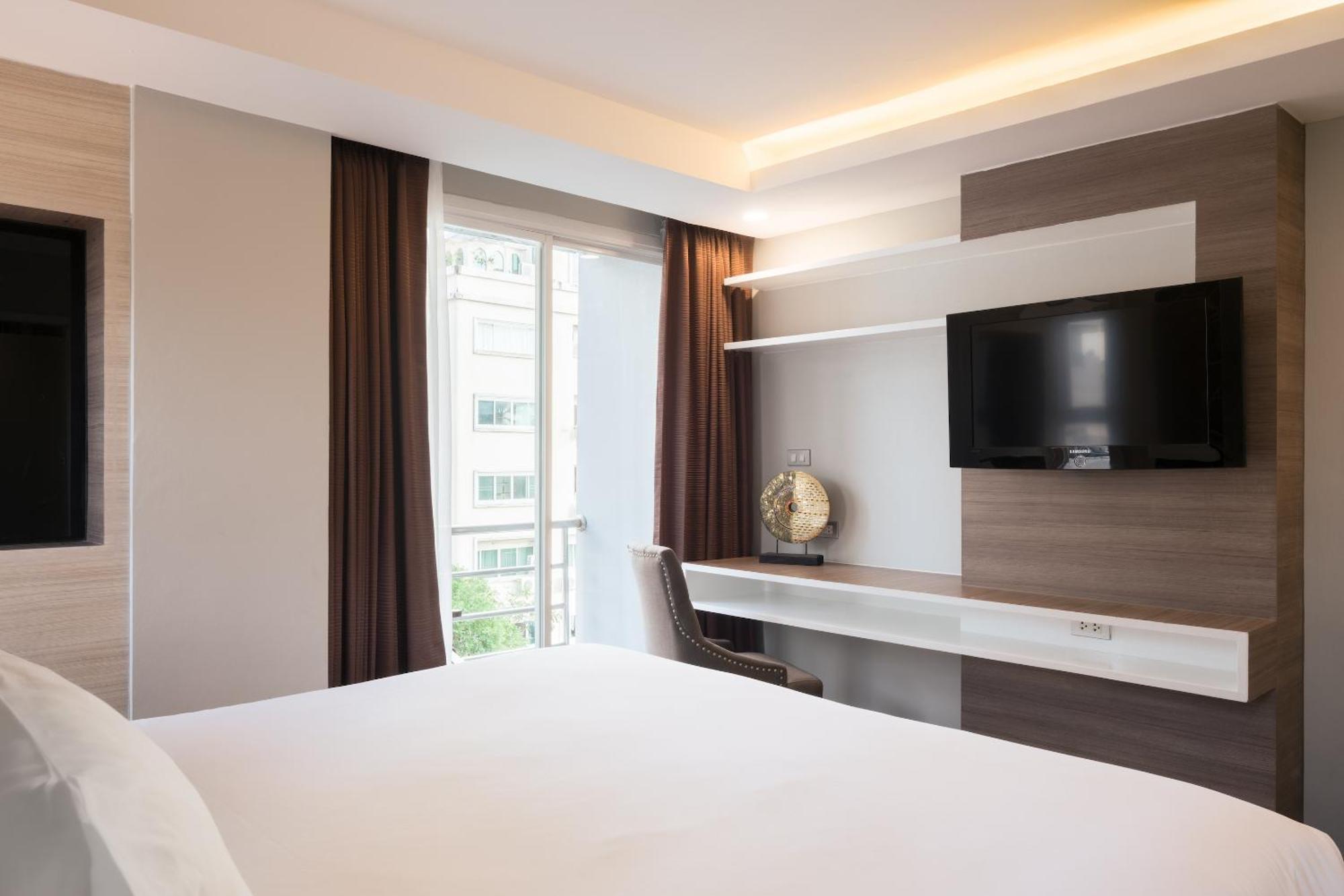 Aspira Suites Sukhumvit 20 Банкок Екстериор снимка