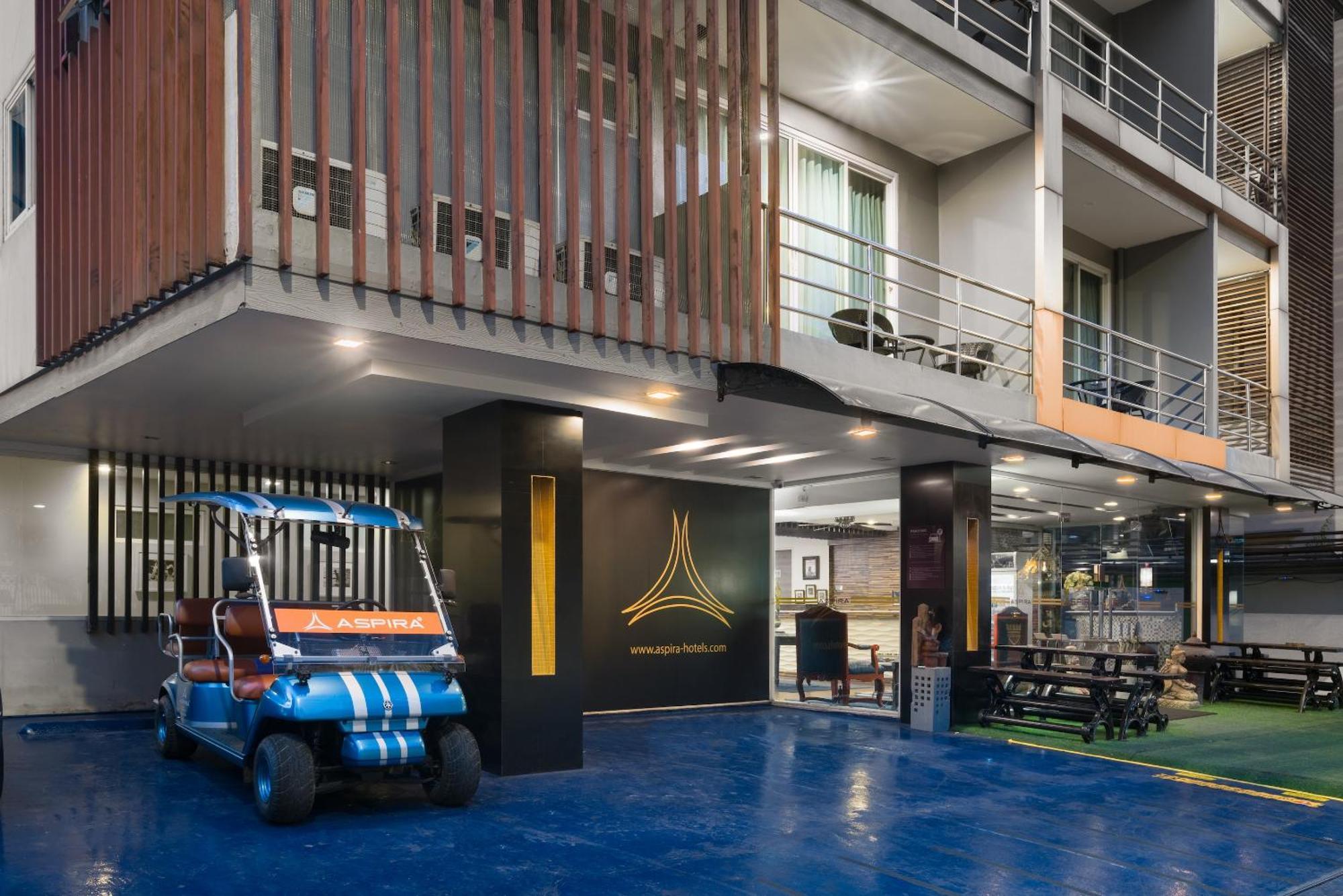 Aspira Suites Sukhumvit 20 Банкок Екстериор снимка