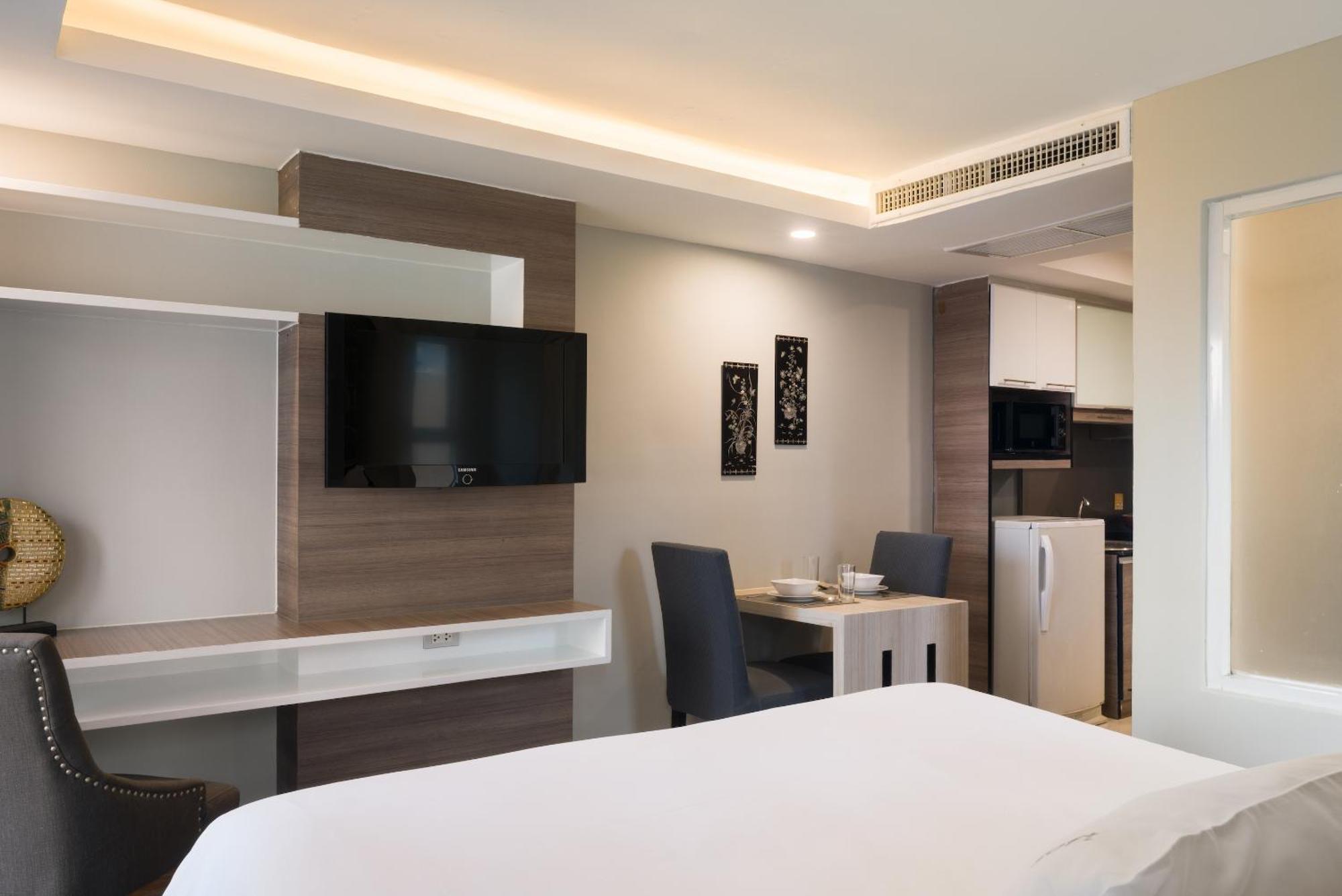 Aspira Suites Sukhumvit 20 Банкок Екстериор снимка