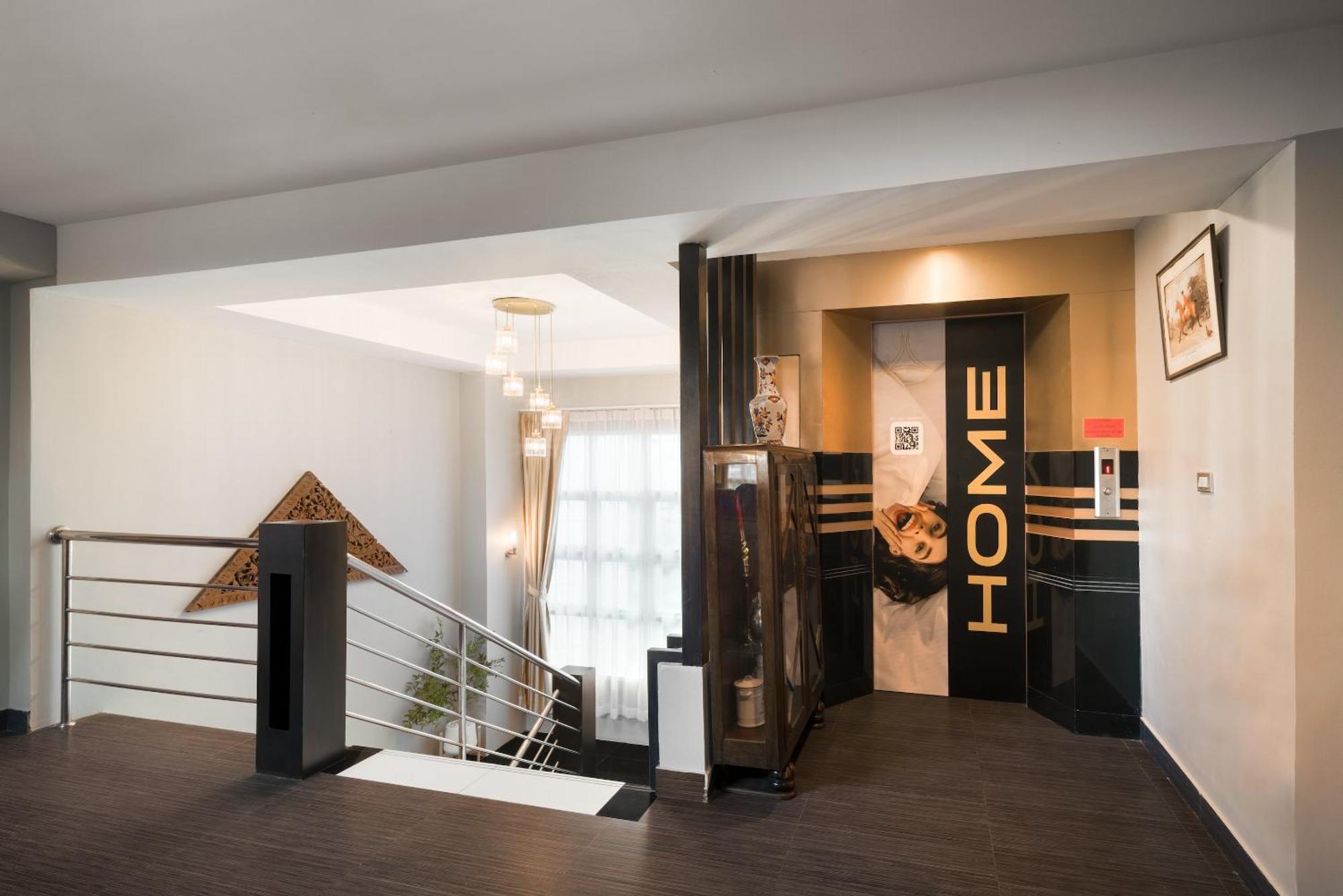 Aspira Suites Sukhumvit 20 Банкок Екстериор снимка