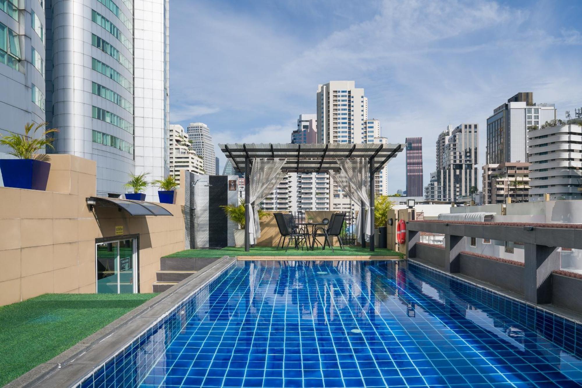 Aspira Suites Sukhumvit 20 Банкок Екстериор снимка
