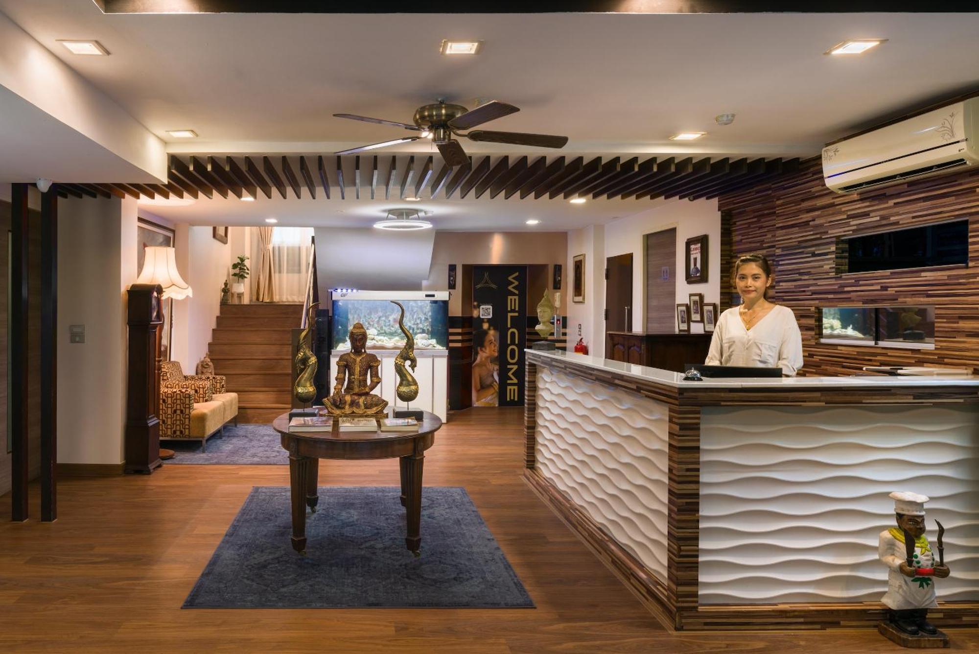 Aspira Suites Sukhumvit 20 Банкок Екстериор снимка