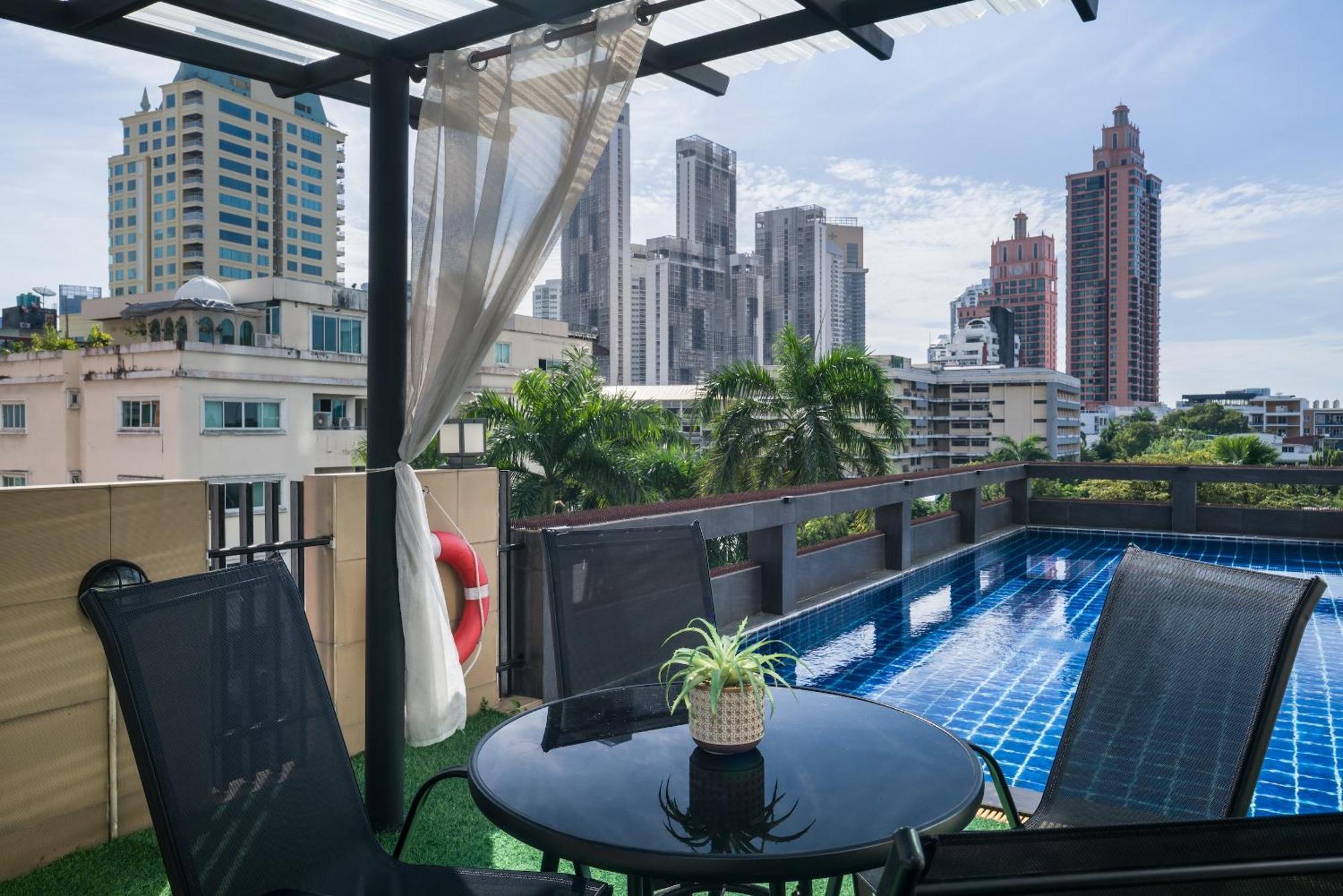 Aspira Suites Sukhumvit 20 Банкок Екстериор снимка