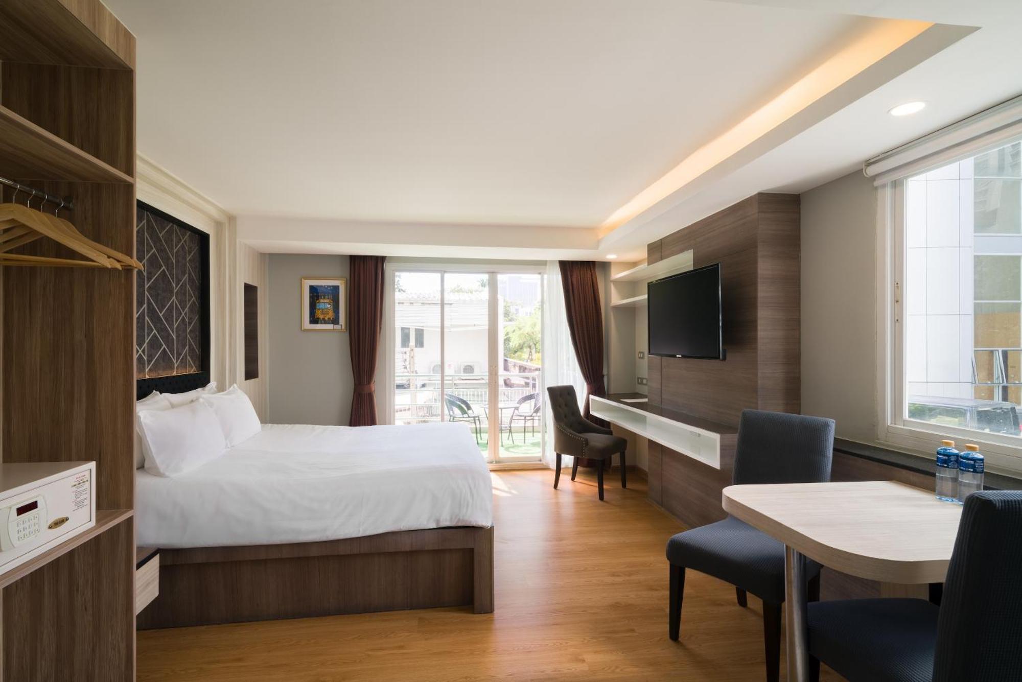 Aspira Suites Sukhumvit 20 Банкок Екстериор снимка