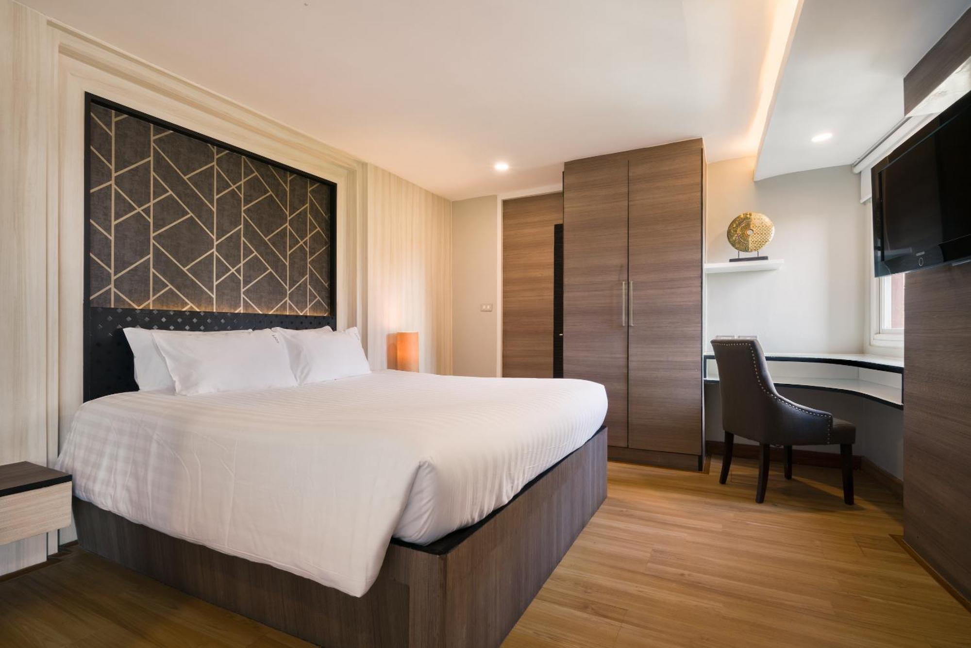 Aspira Suites Sukhumvit 20 Банкок Екстериор снимка