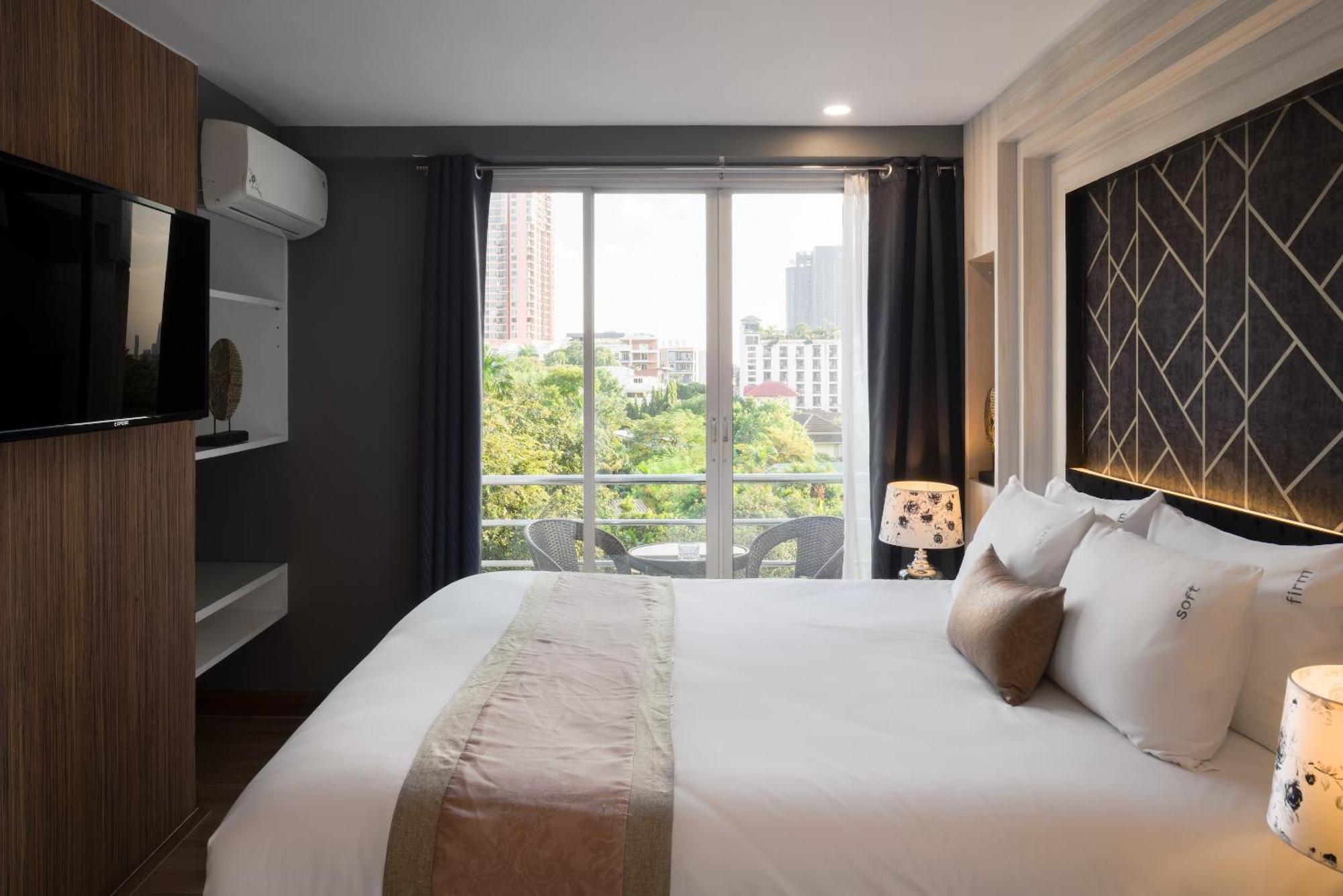 Aspira Suites Sukhumvit 20 Банкок Екстериор снимка