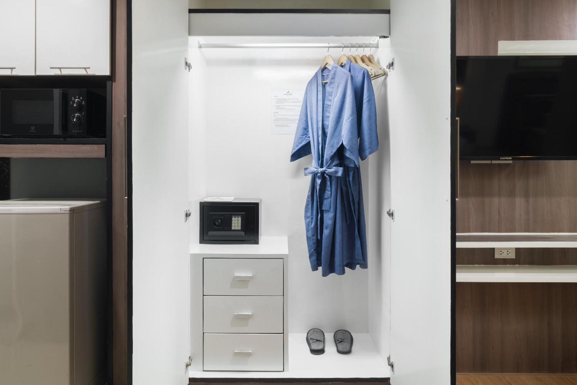 Aspira Suites Sukhumvit 20 Банкок Екстериор снимка